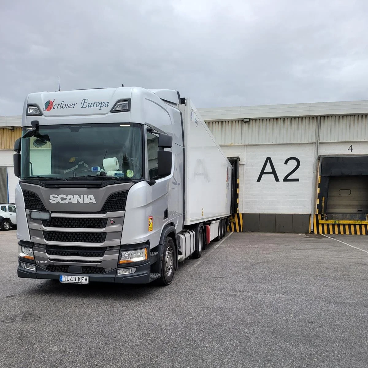 Detalle de tractora Scania de Herloser Europa