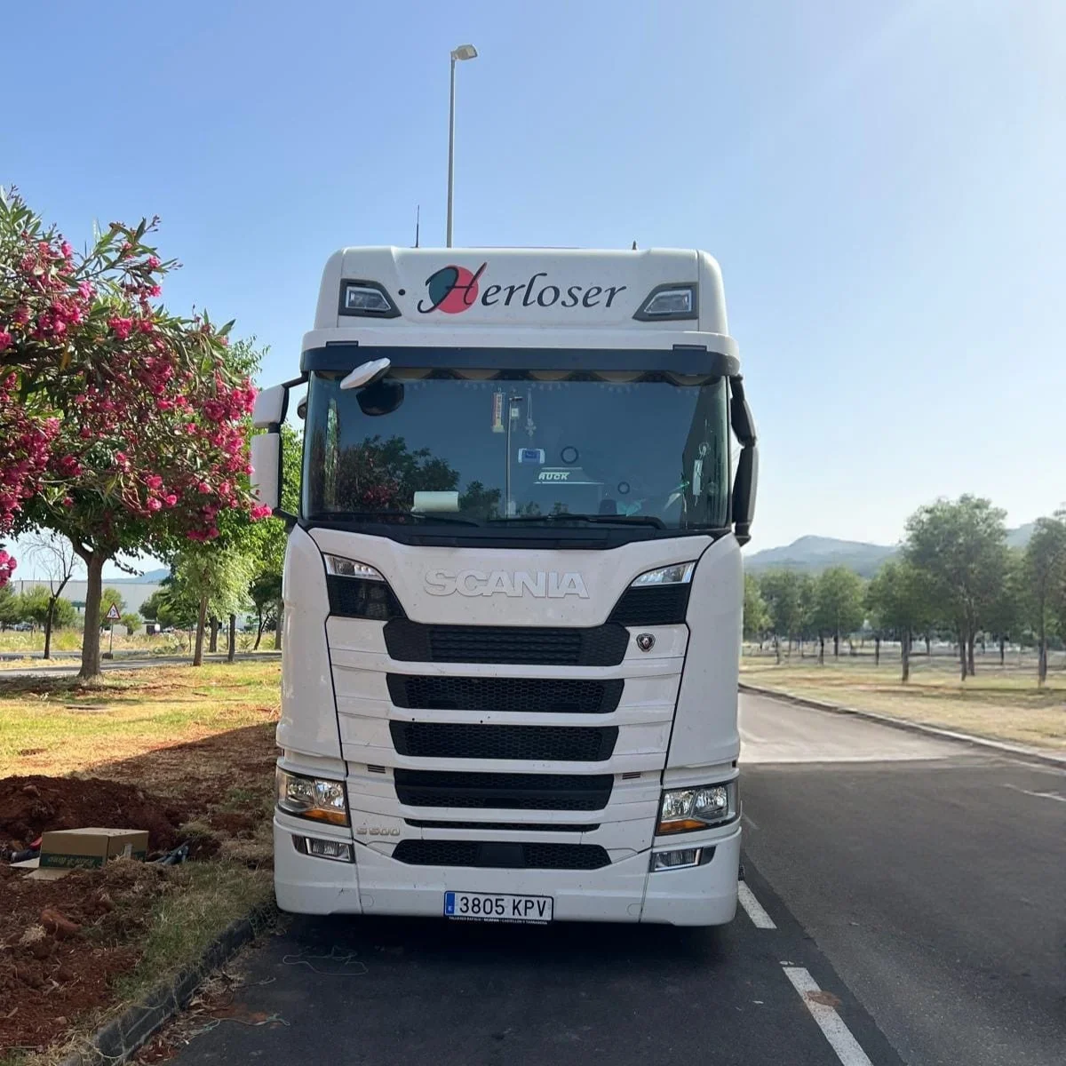 Tractora Scania con semirremolque de Herloser Europa